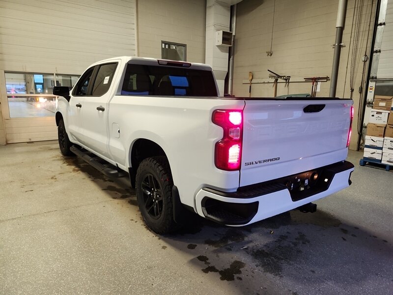 2022 Chevrolet Silverado 1500 Custom - Photo 4 - Edmonton, AB T6E 6B3