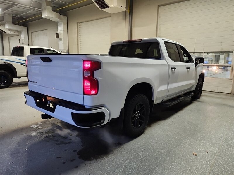 2022 Chevrolet Silverado 1500 Custom - Photo 2 - Edmonton, AB T6E 6B3