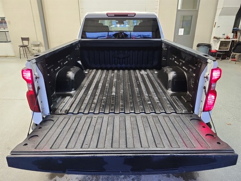 2022 Chevrolet Silverado 1500 Custom - Photo 10 - Edmonton, AB T6E 6B3
