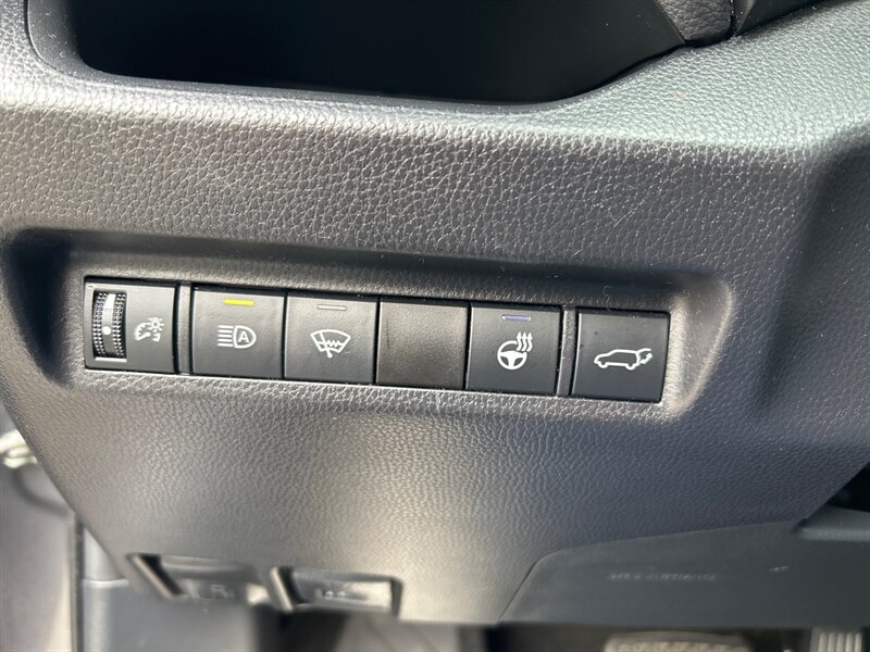 2021 Toyota RAV4 XLE - Photo 14 - Edmonton, AB T6E 6B3