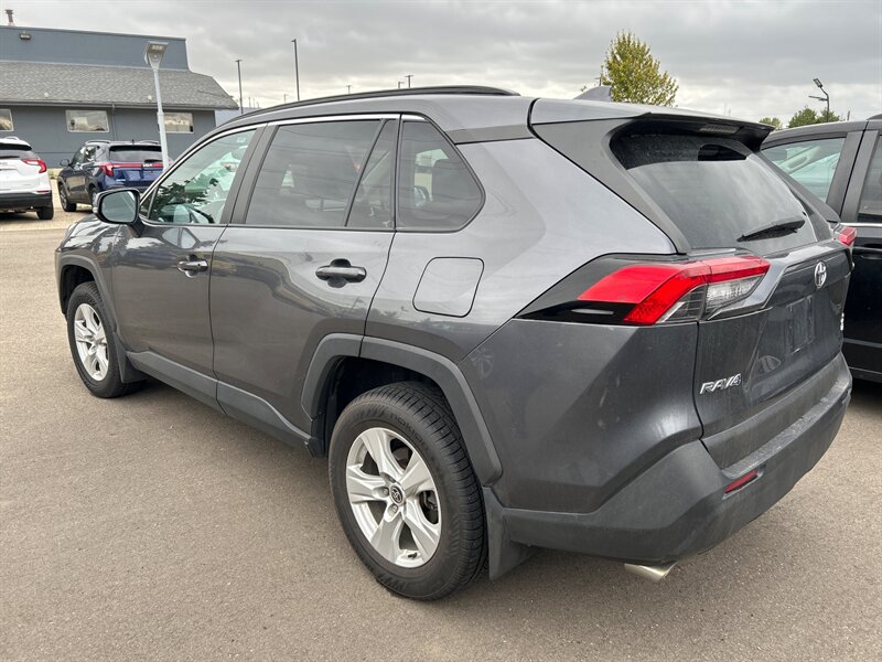 2021 Toyota RAV4 XLE - Photo 5 - Edmonton, AB T6E 6B3