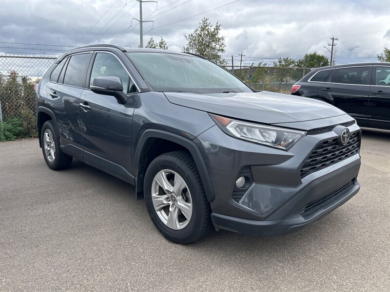 2021 Toyota RAV4 XLE   - Photo 1 - Edmonton, AB T6E 6B3