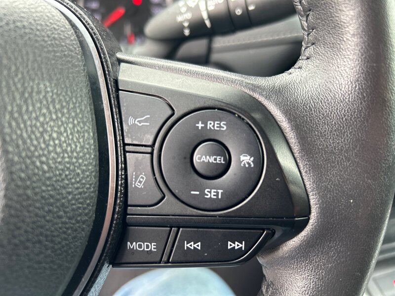 2021 Toyota RAV4 XLE - Photo 15 - Edmonton, AB T6E 6B3