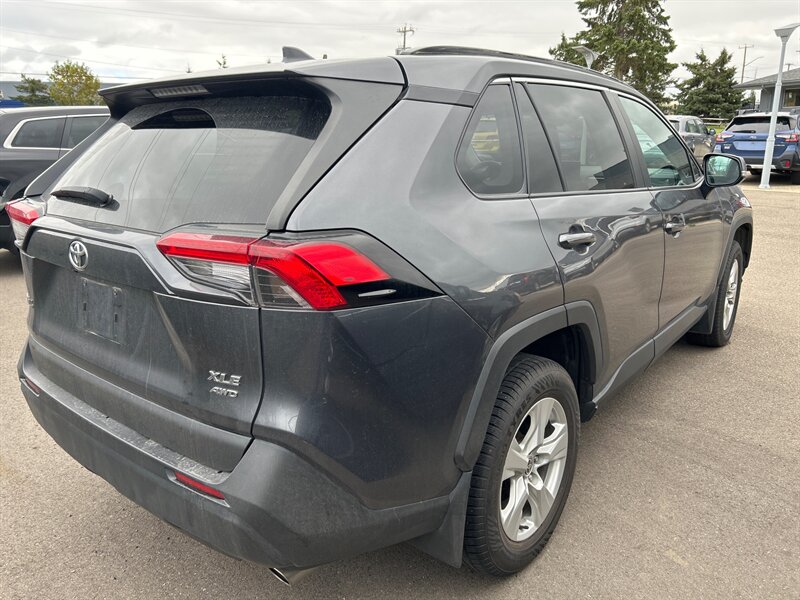 2021 Toyota RAV4 XLE - Photo 7 - Edmonton, AB T6E 6B3