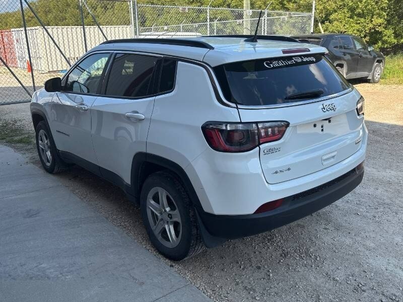 2024 Jeep Compass North   - Photo 5 - Edmonton, AB T6E 6B3