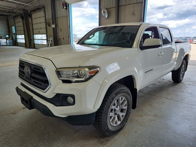 2018 Toyota Tacoma SR5 V6   - Photo 1 - Edmonton, AB T6E 6B3