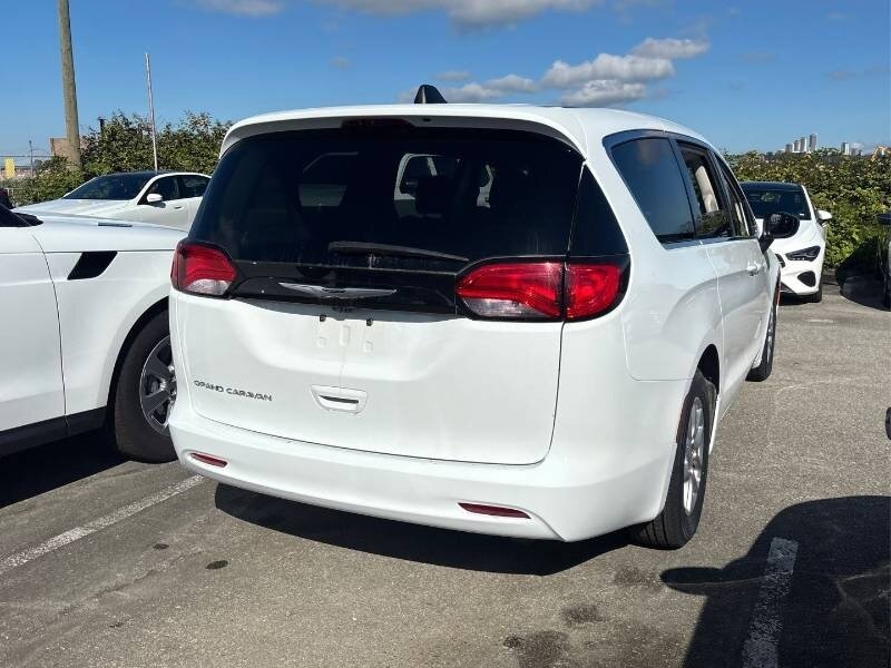 2024 Chrysler Grand Caravan SXT - Photo 3 - Edmonton, AB T6E 6B3