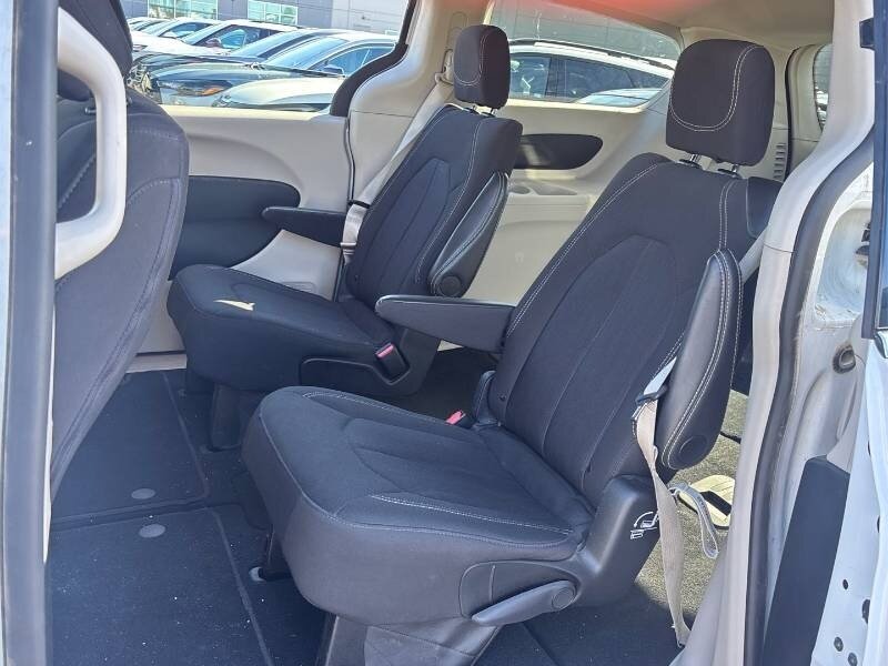 2024 Chrysler Grand Caravan SXT - Photo 10 - Edmonton, AB T6E 6B3