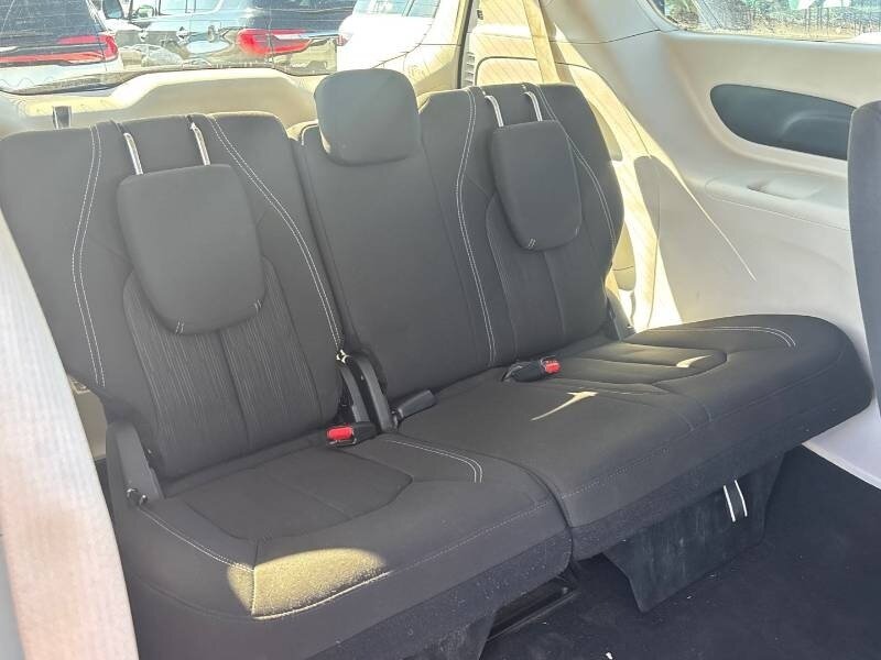 2024 Chrysler Grand Caravan SXT - Photo 11 - Edmonton, AB T6E 6B3