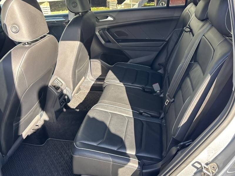 2021 Volkswagen Tiguan Highline 4Motion - Photo 10 - Edmonton, AB T6E 6B3