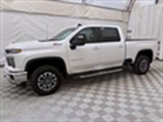 2024 Chevrolet Silverado 2500HD LT - Photo 3 - Edmonton, AB T6E 6B3