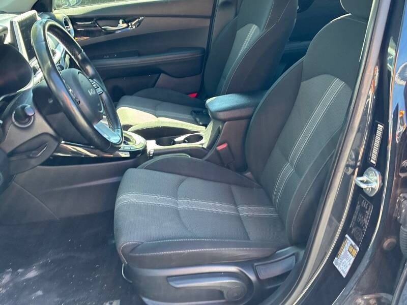 2022 Kia Forte5 EX - Photo 9 - Edmonton, AB T6E 6B3