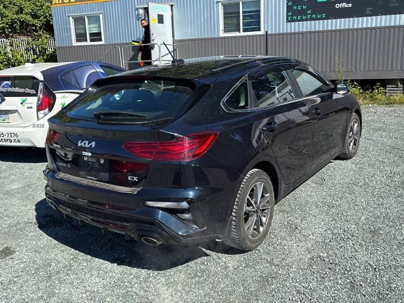 2022 Kia Forte5 EX - Photo 3 - Edmonton, AB T6E 6B3