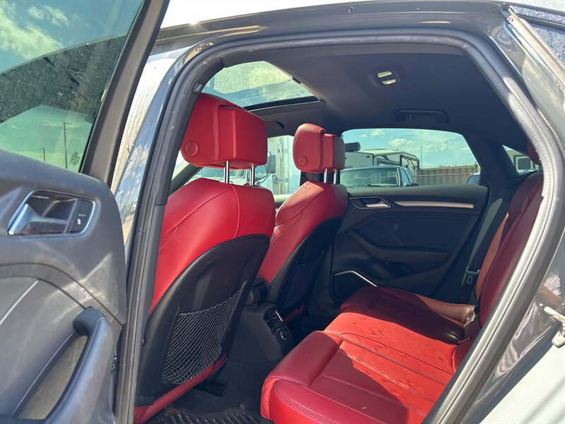 2019 Audi S3 2.0T quattro Prestige - Photo 5 - Edmonton, AB T6E 6B3
