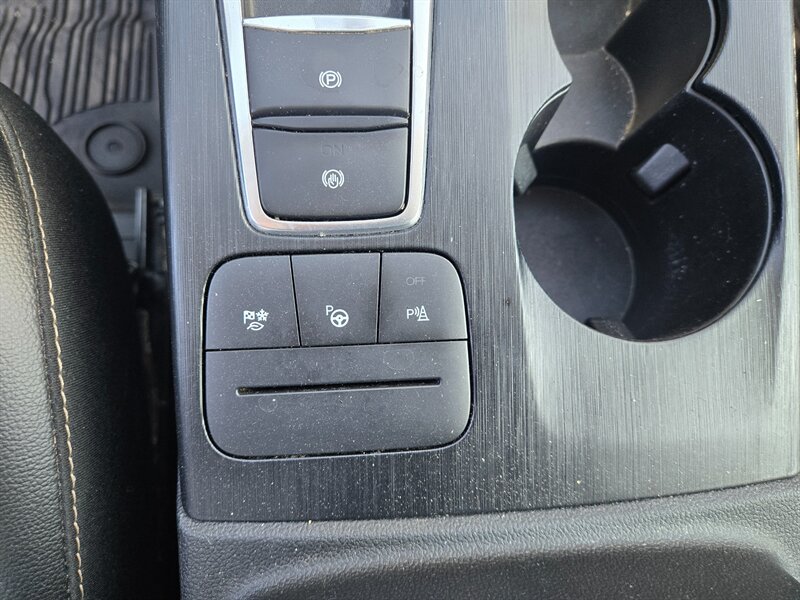 2022 Ford Escape Hybrid Titanium   - Photo 13 - Edmonton, AB T6E 6B3