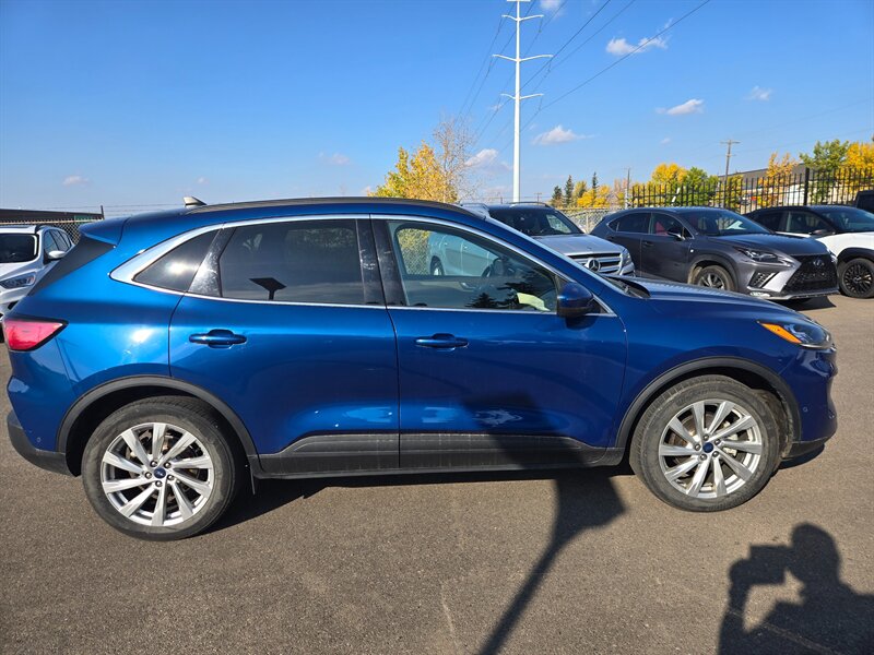 2022 Ford Escape Hybrid Titanium   - Photo 2 - Edmonton, AB T6E 6B3