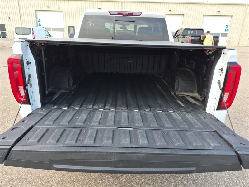 2021 GMC Sierra 1500 AT4 - Photo 11 - Edmonton, AB T6E 6B3