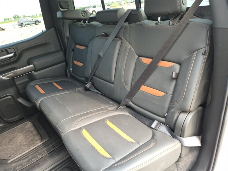 2021 GMC Sierra 1500 AT4 - Photo 9 - Edmonton, AB T6E 6B3