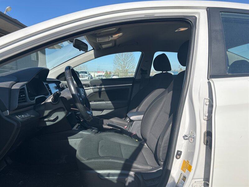 2019 Hyundai ELANTRA SE - Photo 8 - Edmonton, AB T6E 6B3