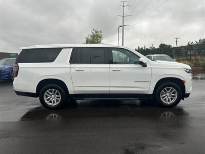 2024 Chevrolet Suburban LT   - Photo 2 - Edmonton, AB T6E 6B3