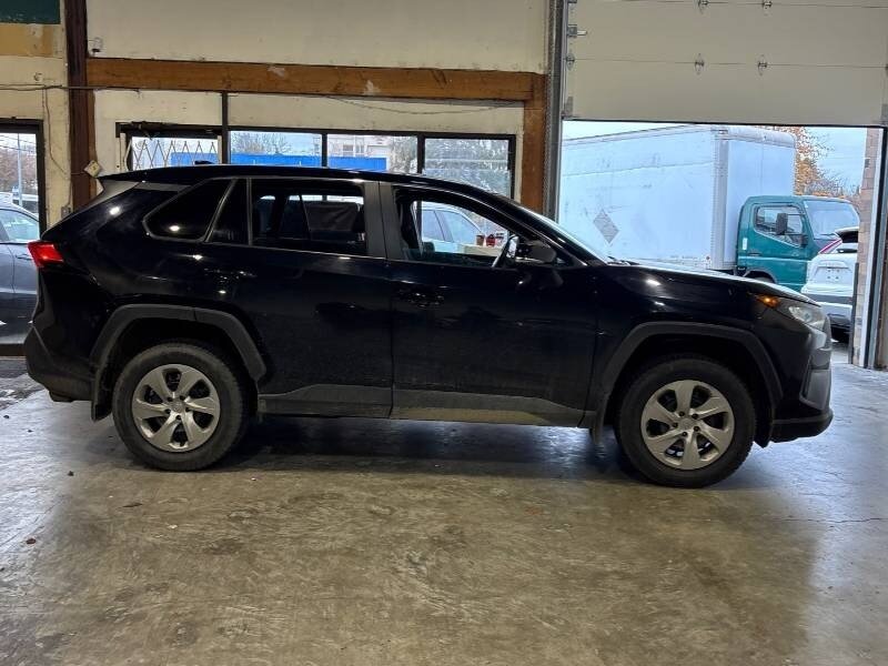 2023 Toyota RAV4 LE - Photo 2 - Edmonton, AB T6E 6B3