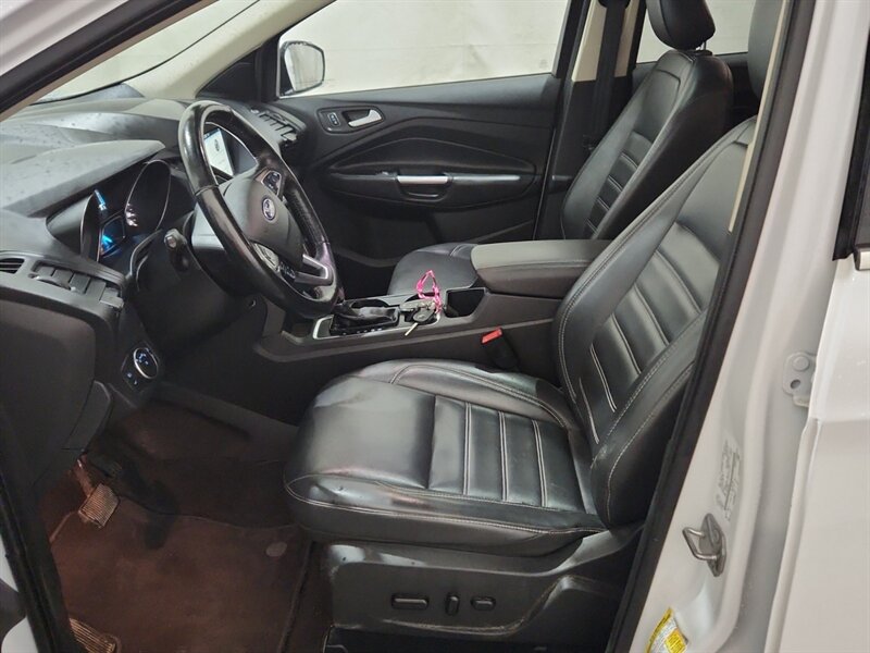 2019 Ford Escape SEL   - Photo 9 - Edmonton, AB T6E 6B3