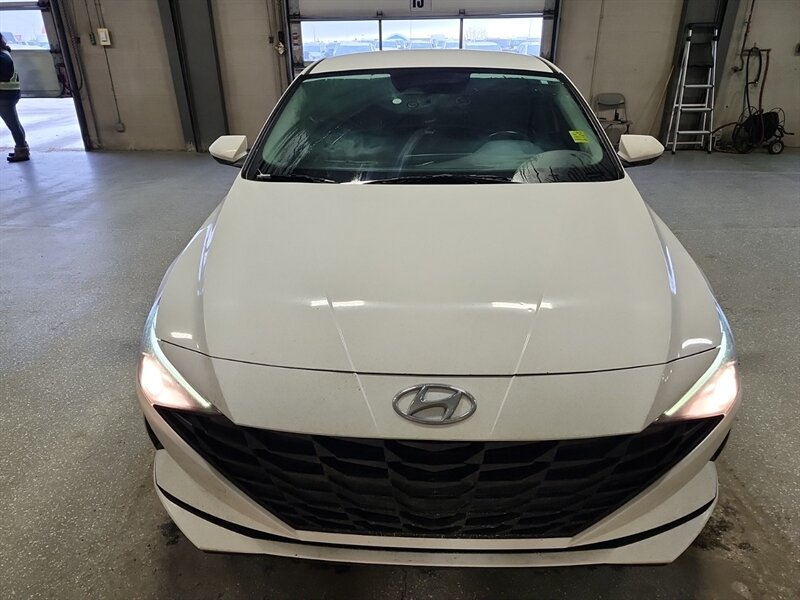 2023 Hyundai ELANTRA Preferred - Photo 6 - Edmonton, AB T6E 6B3