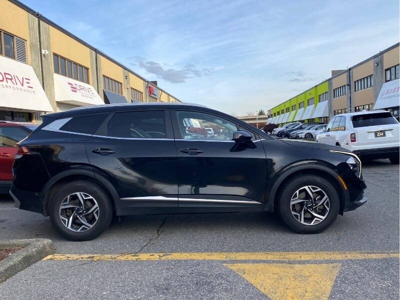 2023 Kia Sportage LX - Photo 2 - Edmonton, AB T6E 6B3