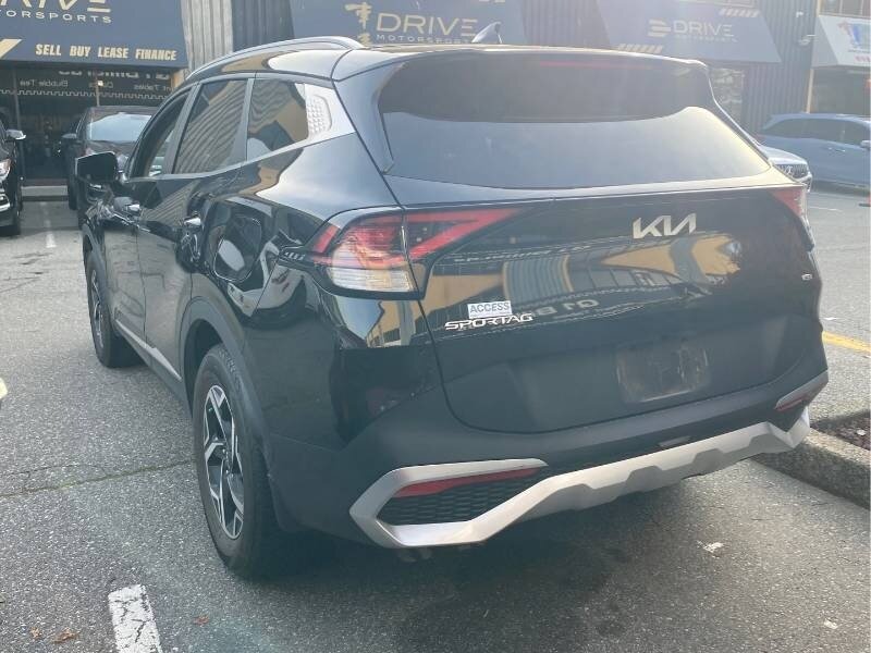 2023 Kia Sportage LX - Photo 5 - Edmonton, AB T6E 6B3