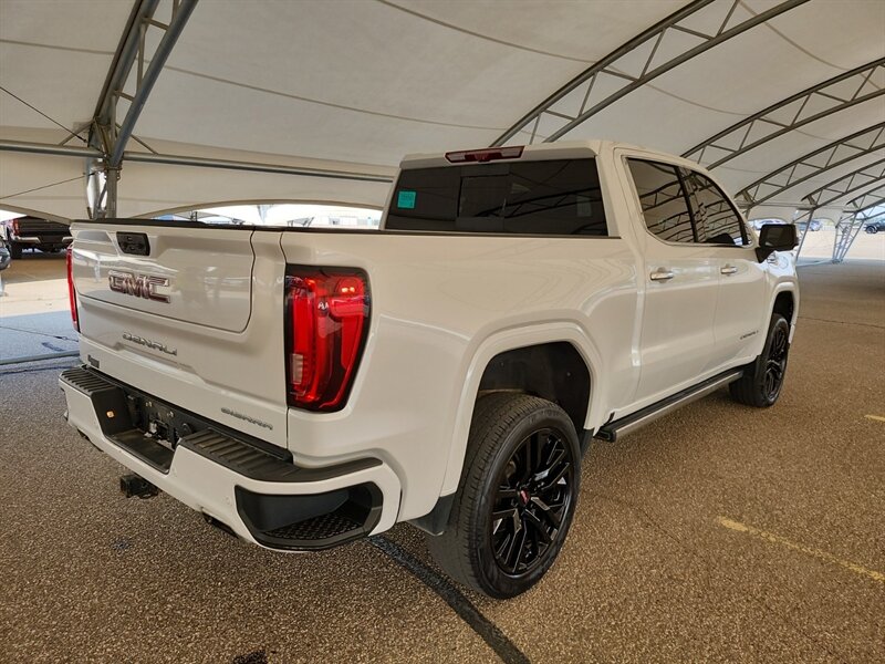 2023 GMC Sierra 1500 Denali - Photo 2 - Edmonton, AB T6E 6B3