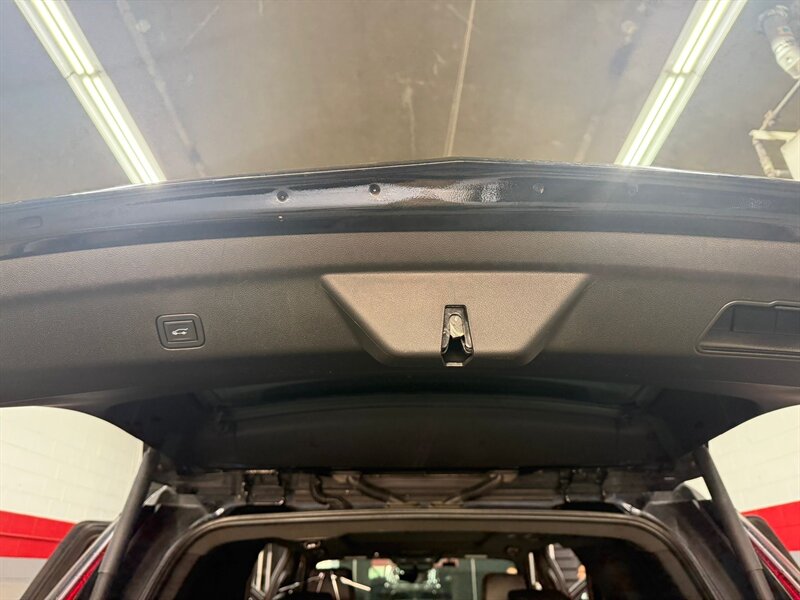 2023 Cadillac Escalade Sport - Photo 13 - Edmonton, AB T6E 6B3