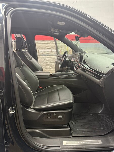 2023 Cadillac Escalade Sport - Photo 9 - Edmonton, AB T6E 6B3