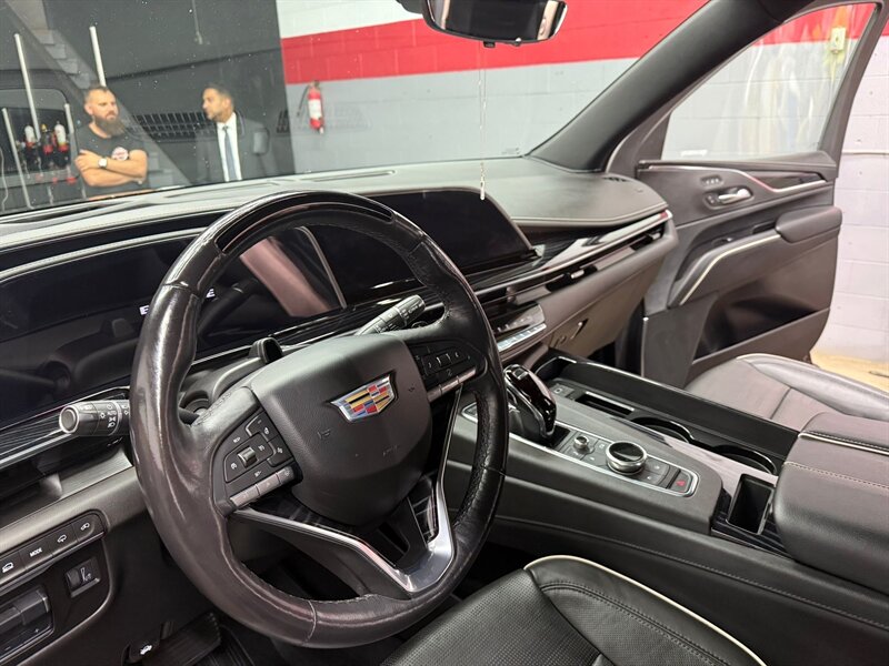 2023 Cadillac Escalade Sport - Photo 5 - Edmonton, AB T6E 6B3