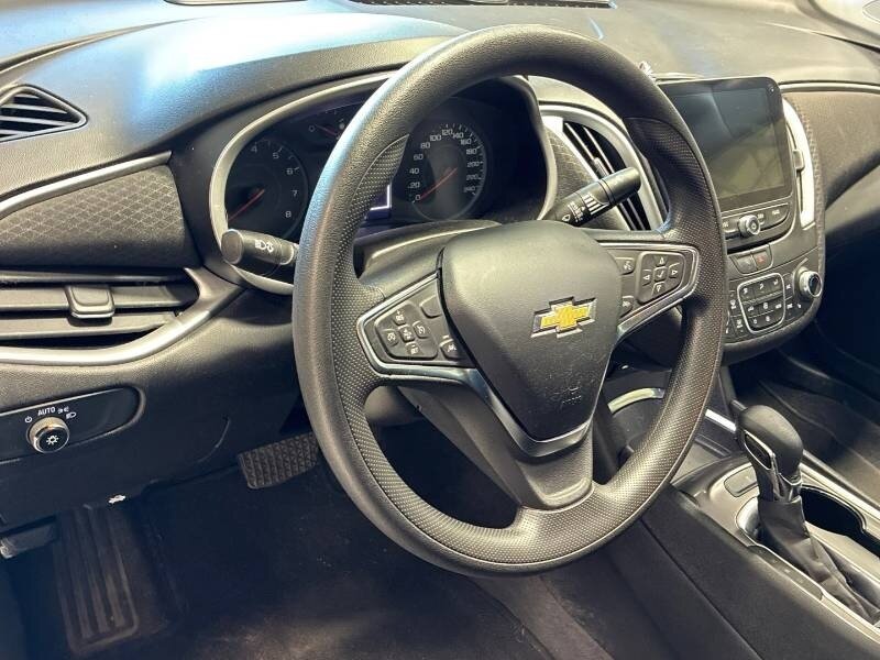 2023 Chevrolet Malibu LT - Photo 11 - Edmonton, AB T6E 6B3