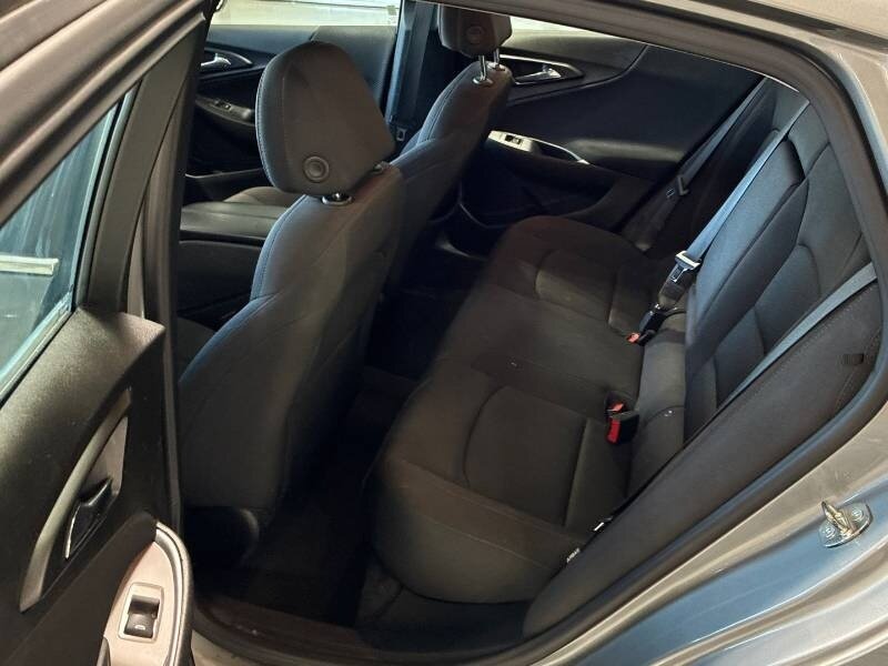 2023 Chevrolet Malibu LT - Photo 10 - Edmonton, AB T6E 6B3