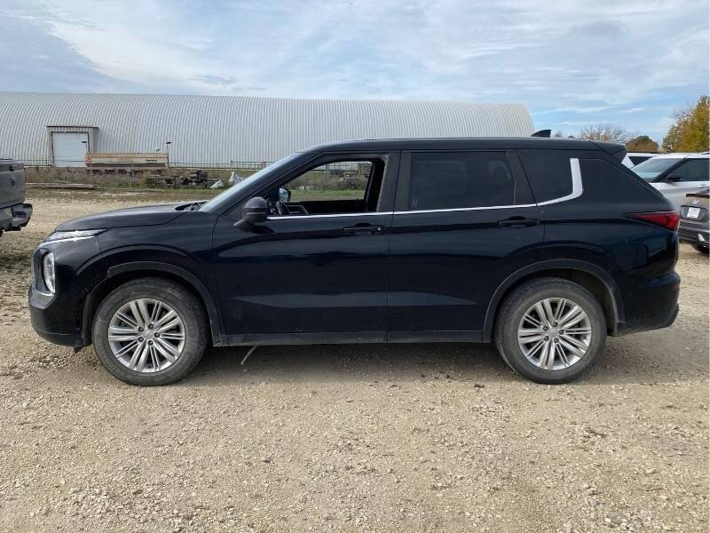 2022 Mitsubishi Outlander ES   - Photo 6 - Edmonton, AB T6E 6B3