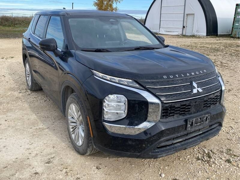 2022 Mitsubishi Outlander ES   - Photo 1 - Edmonton, AB T6E 6B3