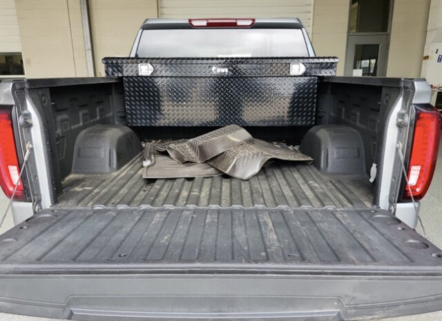 2024 GMC Sierra 1500 SLT - Photo 9 - Edmonton, AB T6E 6B3