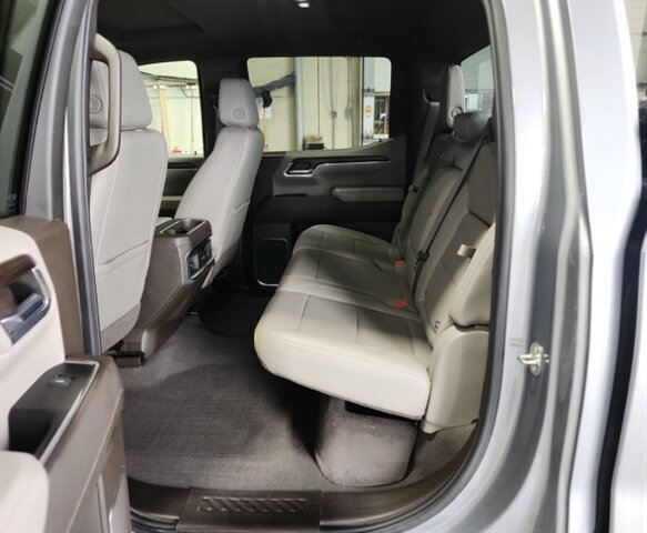 2024 GMC Sierra 1500 SLT - Photo 8 - Edmonton, AB T6E 6B3