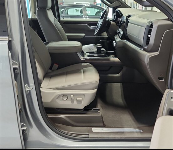 2024 GMC Sierra 1500 SLT - Photo 15 - Edmonton, AB T6E 6B3