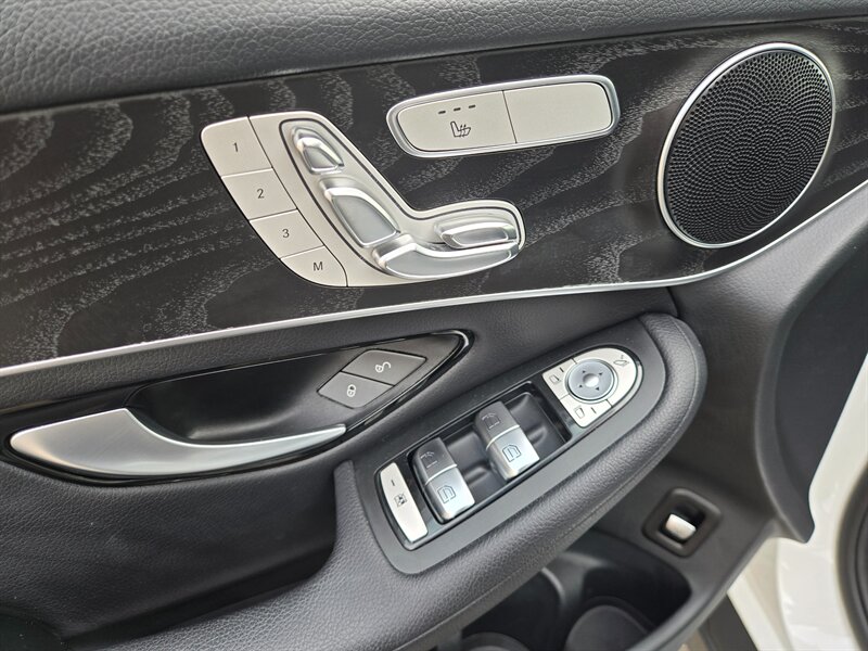 2019 Mercedes-Benz GLC GLC 300 4MATIC - Photo 12 - Edmonton, AB T6E 6B3