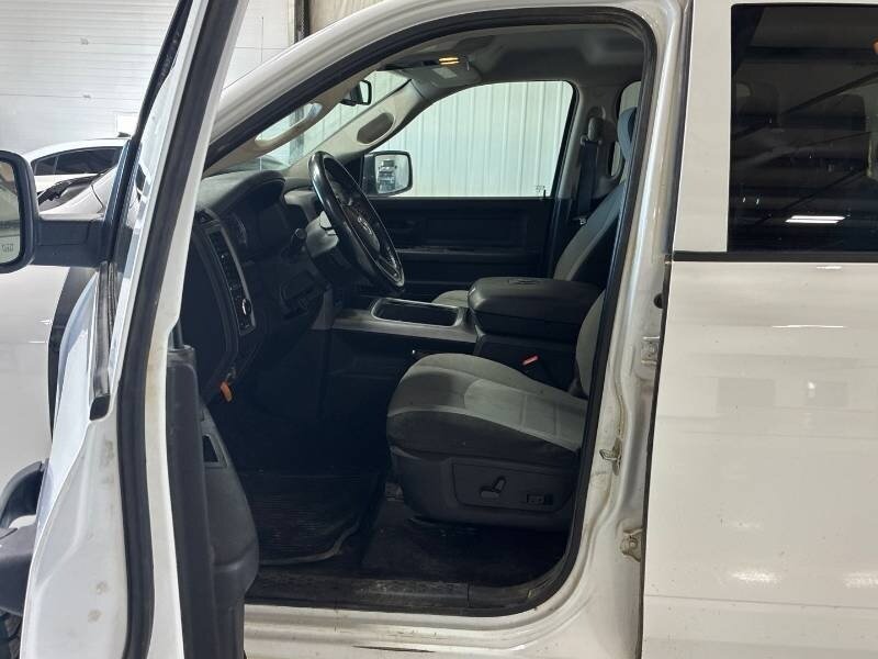 2023 RAM 1500 Classic Express - Photo 8 - Edmonton, AB T6E 6B3