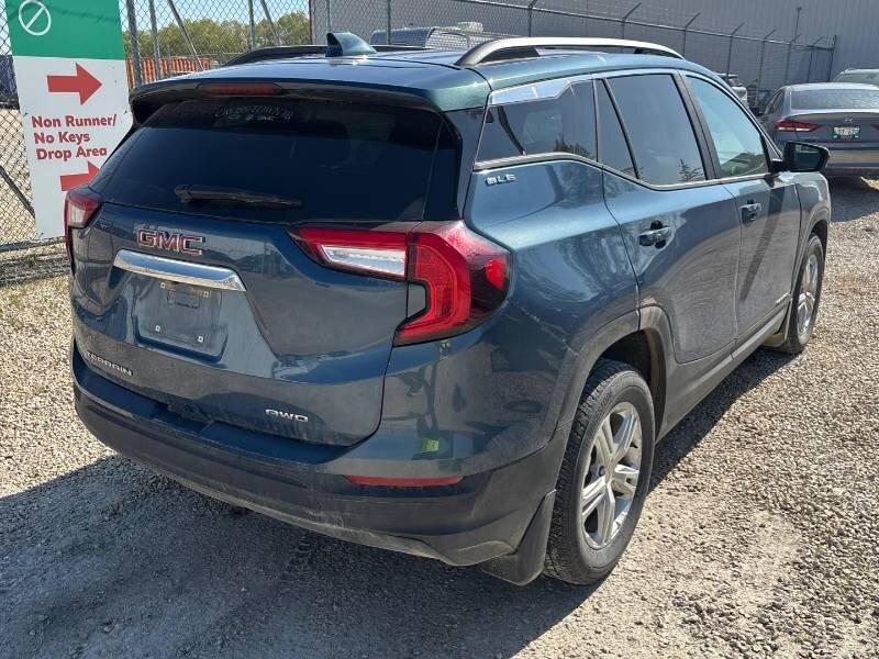 2024 GMC Terrain SLE - Photo 3 - Edmonton, AB T6E 6B3