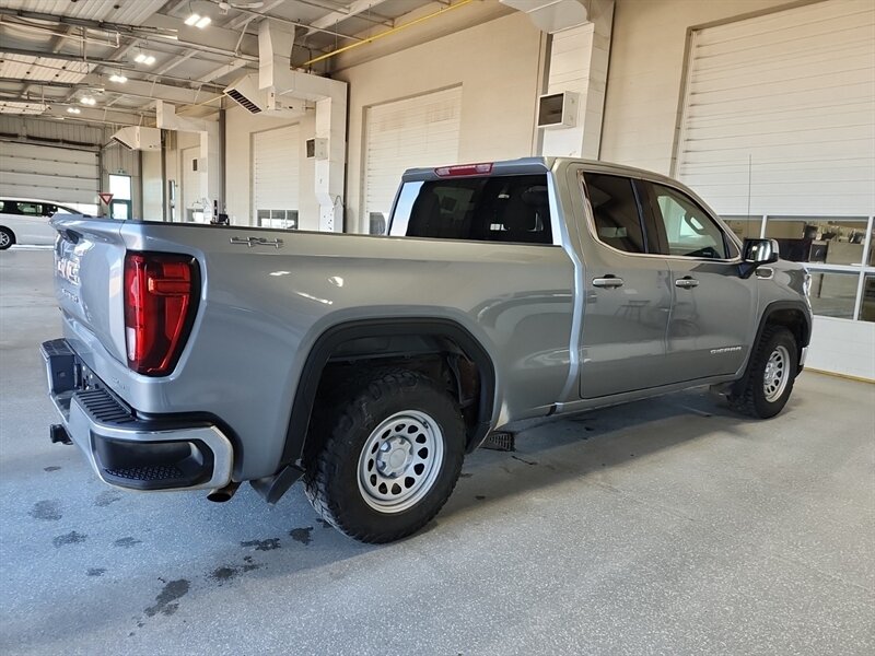 2023 GMC Sierra 1500 SLE - Photo 2 - Edmonton, AB T6E 6B3