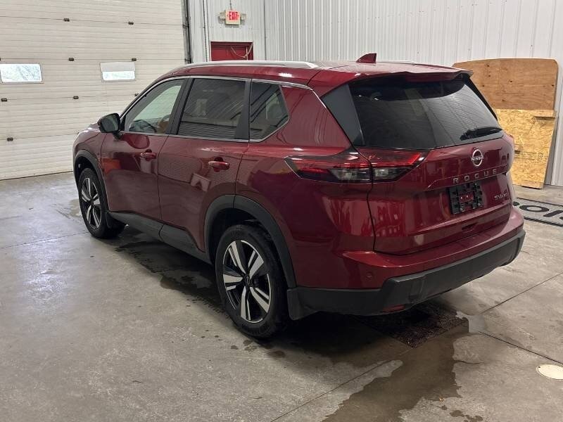 2024 Nissan Rogue SV Moonroof   - Photo 5 - Edmonton, AB T6E 6B3