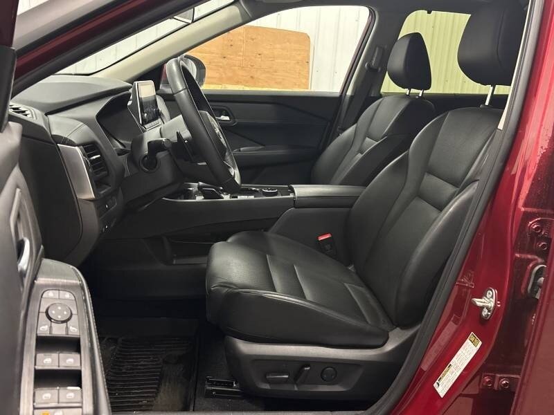 2024 Nissan Rogue SV Moonroof   - Photo 9 - Edmonton, AB T6E 6B3