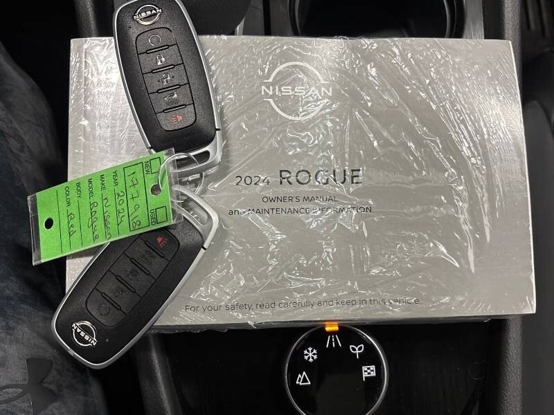 2024 Nissan Rogue SV Moonroof   - Photo 17 - Edmonton, AB T6E 6B3