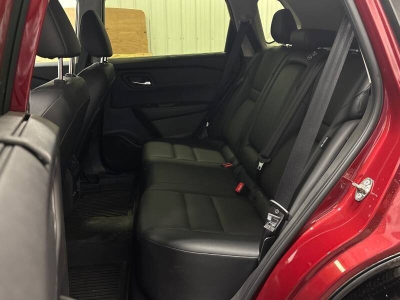 2024 Nissan Rogue SV Moonroof   - Photo 10 - Edmonton, AB T6E 6B3