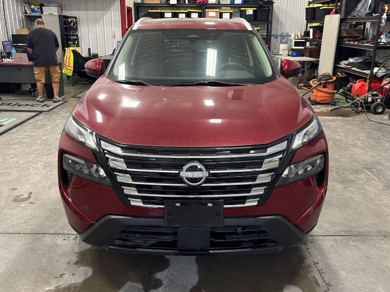 2024 Nissan Rogue SV Moonroof   - Photo 8 - Edmonton, AB T6E 6B3