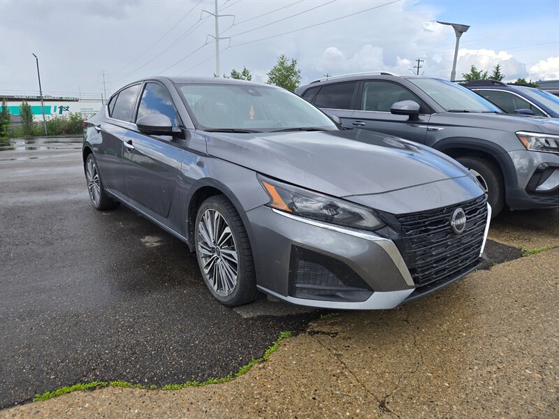 2024 Nissan Altima 2.5 Platinum  